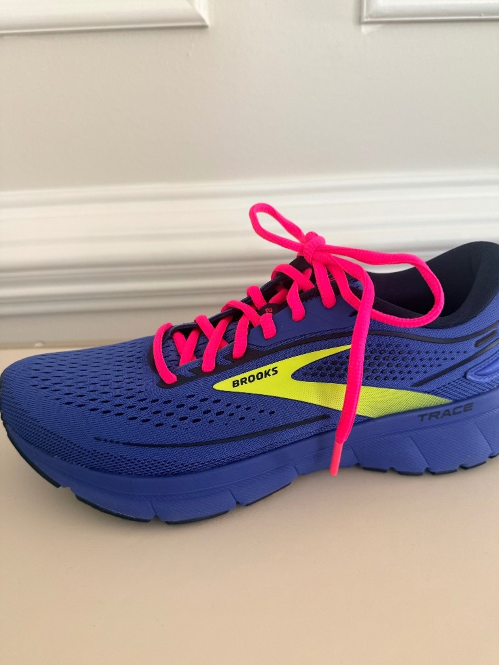 NEW Brooks Trace 2 Women’s Running Shoes – Size 7 – Blue/Pink